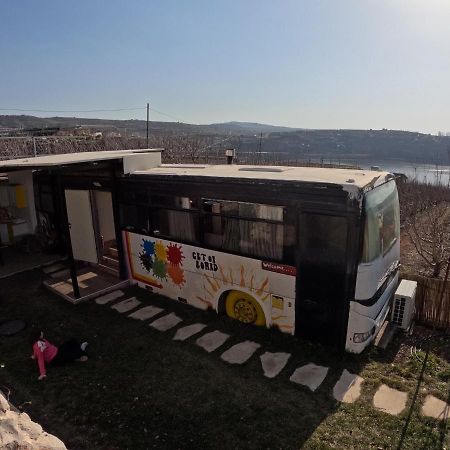 Апартаменты The Bus Мадждаль Шамс Экстерьер фото